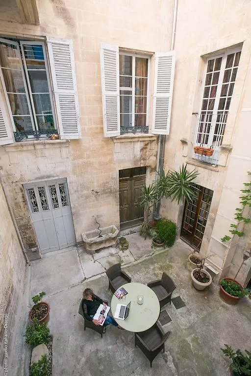 La Petite Saunerie Aviñón Bed and breakfast